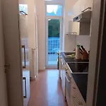 Apartment Spacious 70sqm In Popular Location
