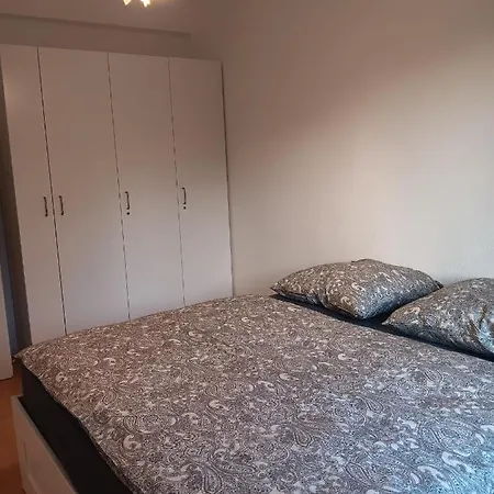 Spacious 70sqm In Popular Location Appartement Düsseldorf